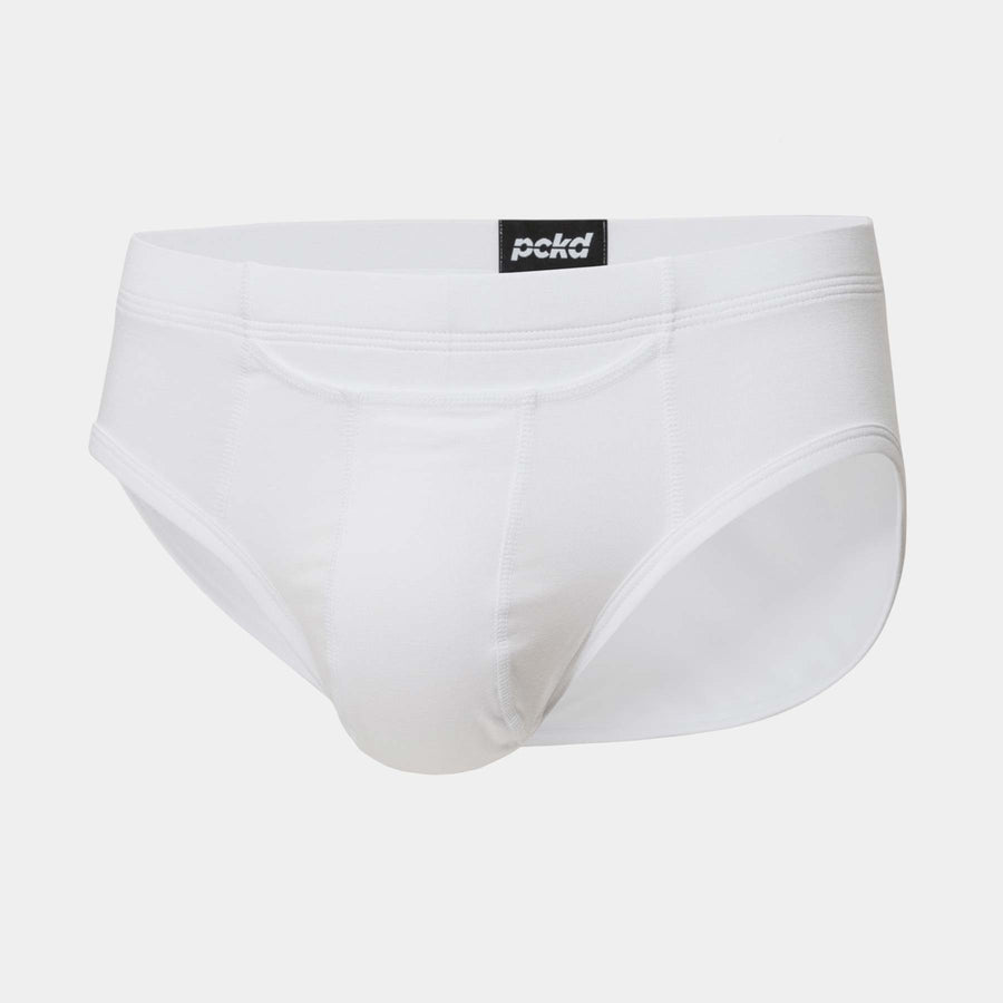 PCKD Briefs / Slips im Retro-Stil aus Bambus. In der Farbe Diamond White. In Größen S - XXL. Online kaufen auf pckd.de!